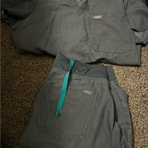 Figs Gray Scrub Set with Teal Accent